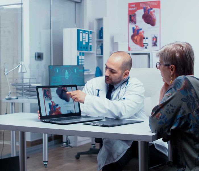 explaining-possible-heart-disease-XG7ETS8.jpg